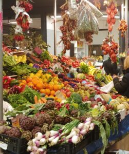 Love story set in Italy with food and travel themes